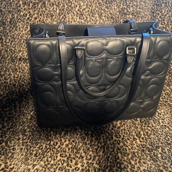 Coach Maggie Tote Bag In Signature Leather - Picture 3 of 7